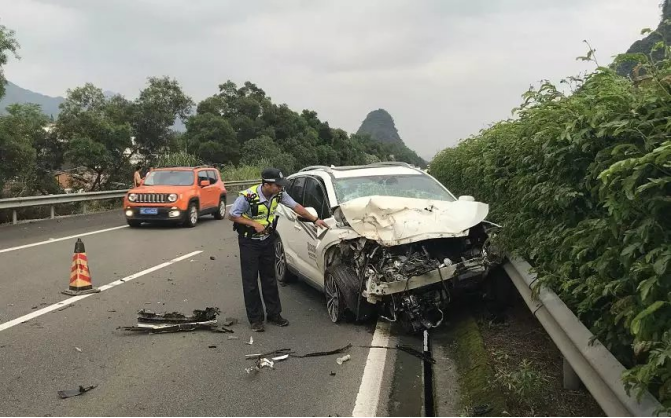 【御驾通】弯道安全预警系统助力广西凌云公路 降低交通安全事故发生(图1)